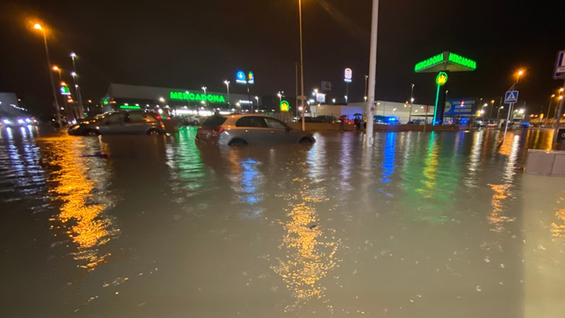 Indgangen til shoppincentret Habaneras lige ved Ozone.